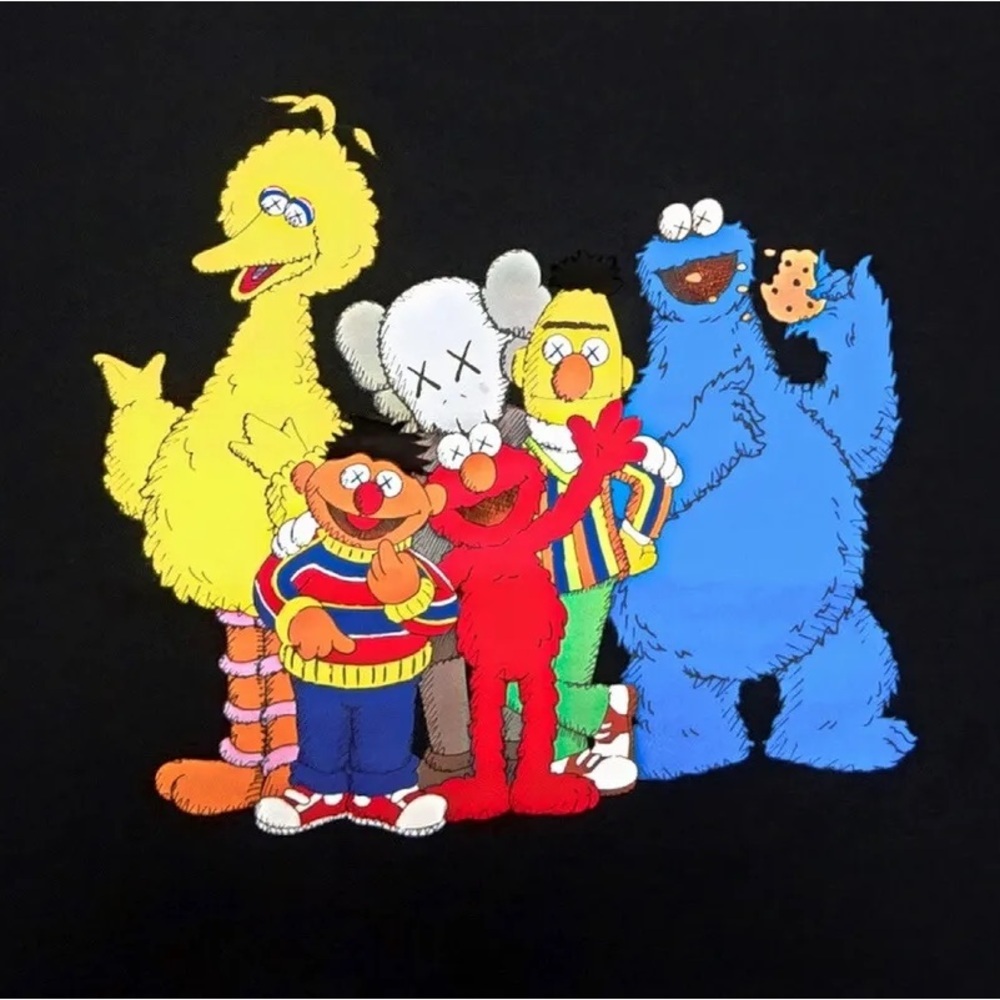 KAWS x Sesame Street UNIQLO Black T-Shirt MINT